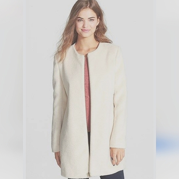 ANTHROPOLOGIE Tulle Long Bouclé Coat. Size medium - Picture 1 of 14